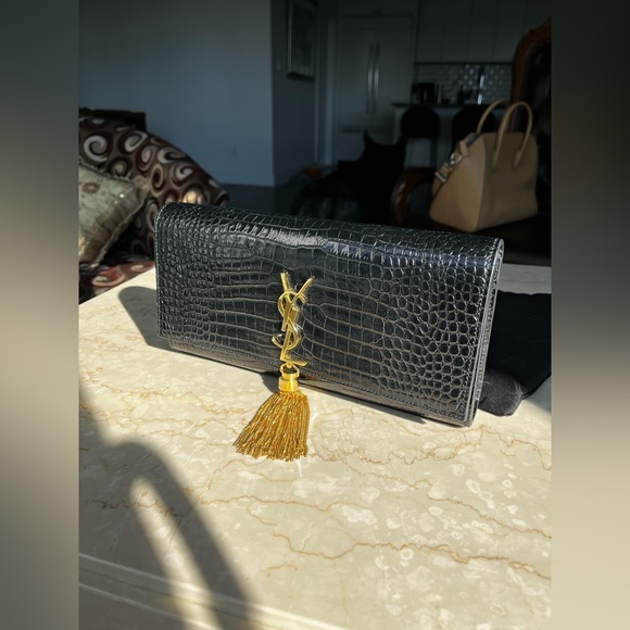 Yves Saint Laurent clutch bag - Picture 2 of 5